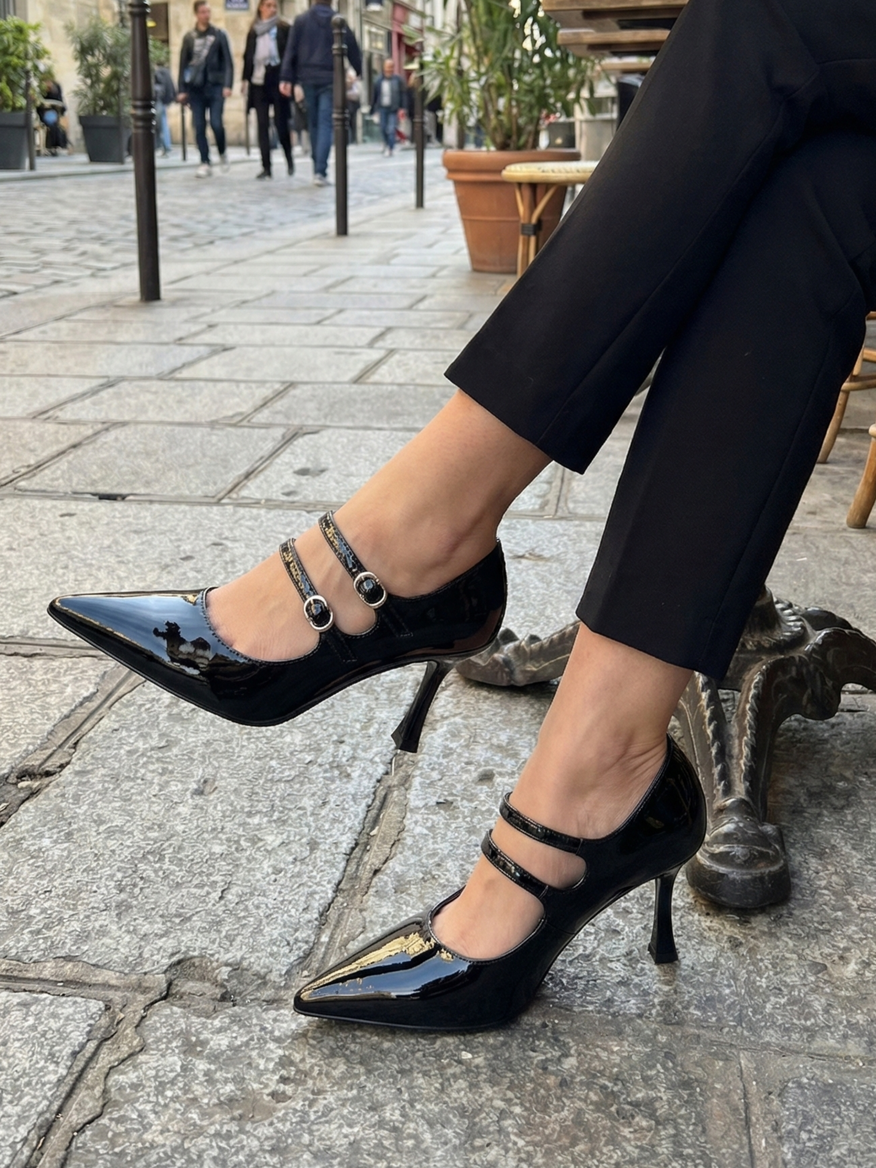 Zapatos de tacón alto negros charol con doble correa