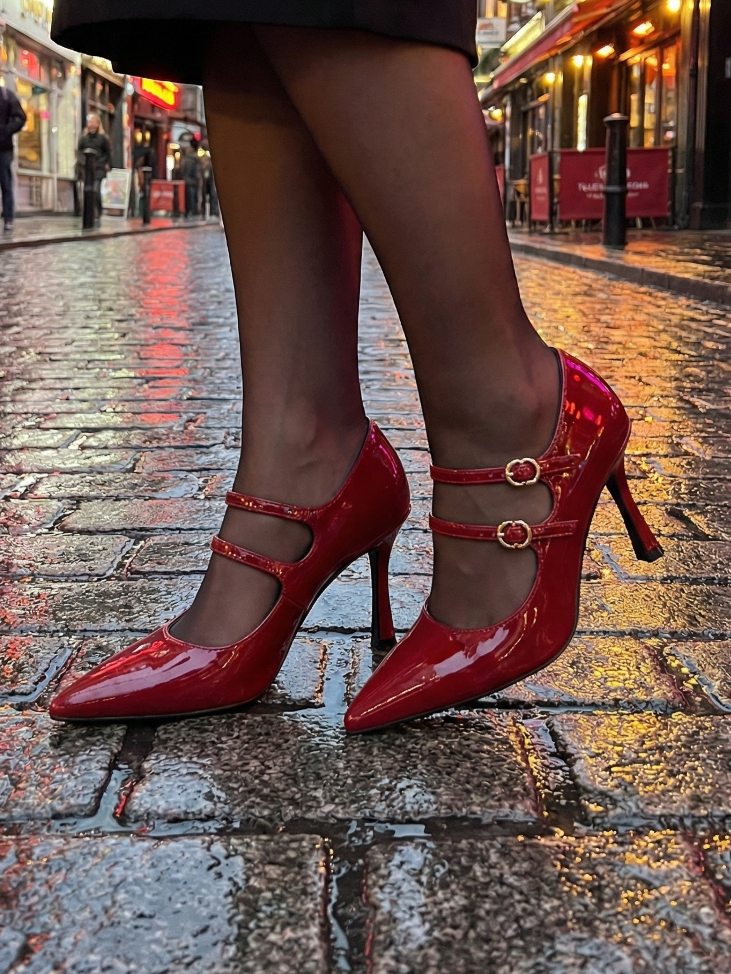 Zapatos de tacón alto mujer en charol rojo con doble correa