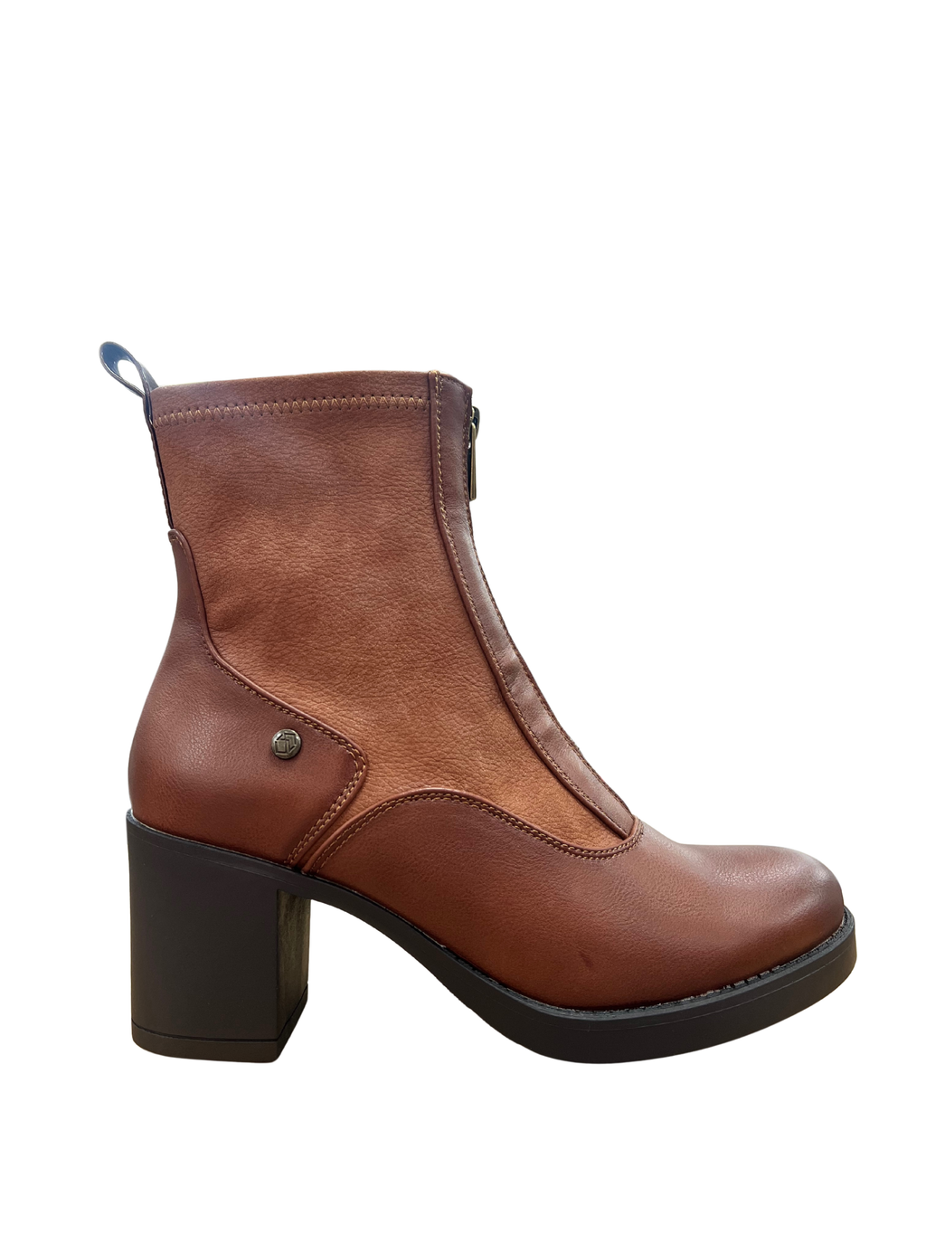 Botines de tacón marrones con cremallera frontal – elegancia y estilo urbano