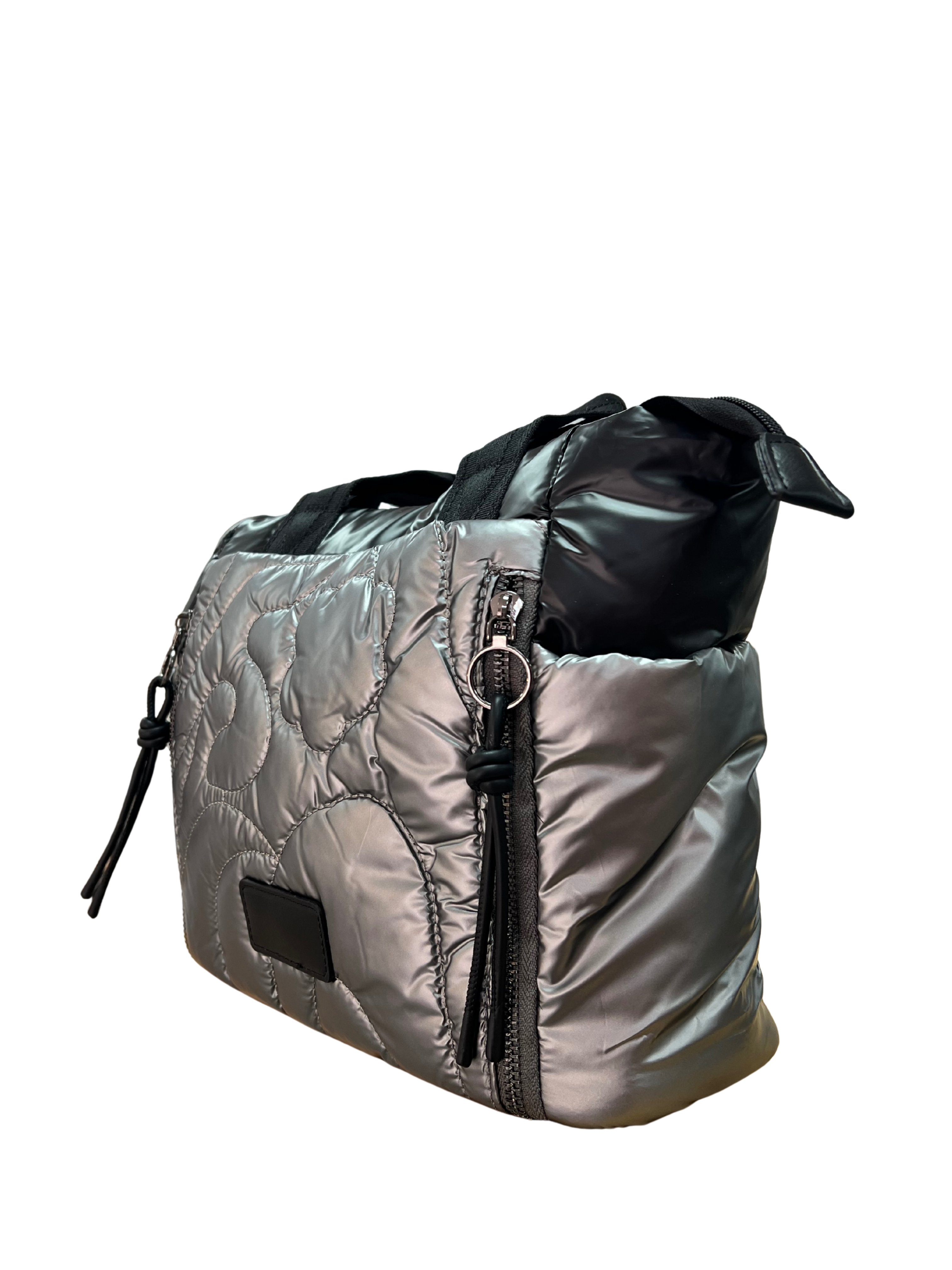 BOLSO URBANO PLATEADO ACOLCHADO CON CREMALLERAS LATERALES