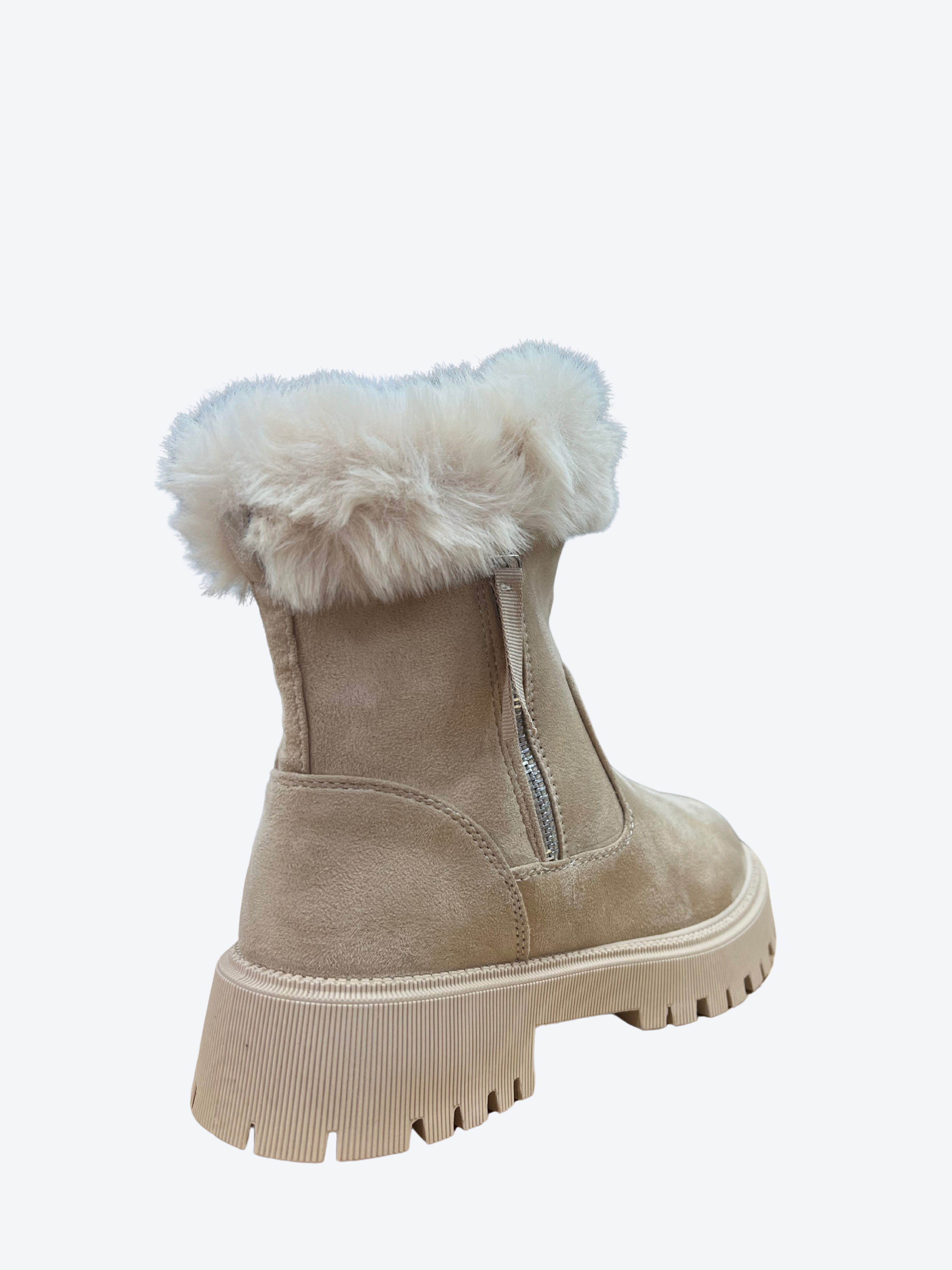 Botines beige con pelo interior – estilo urbano y suela track