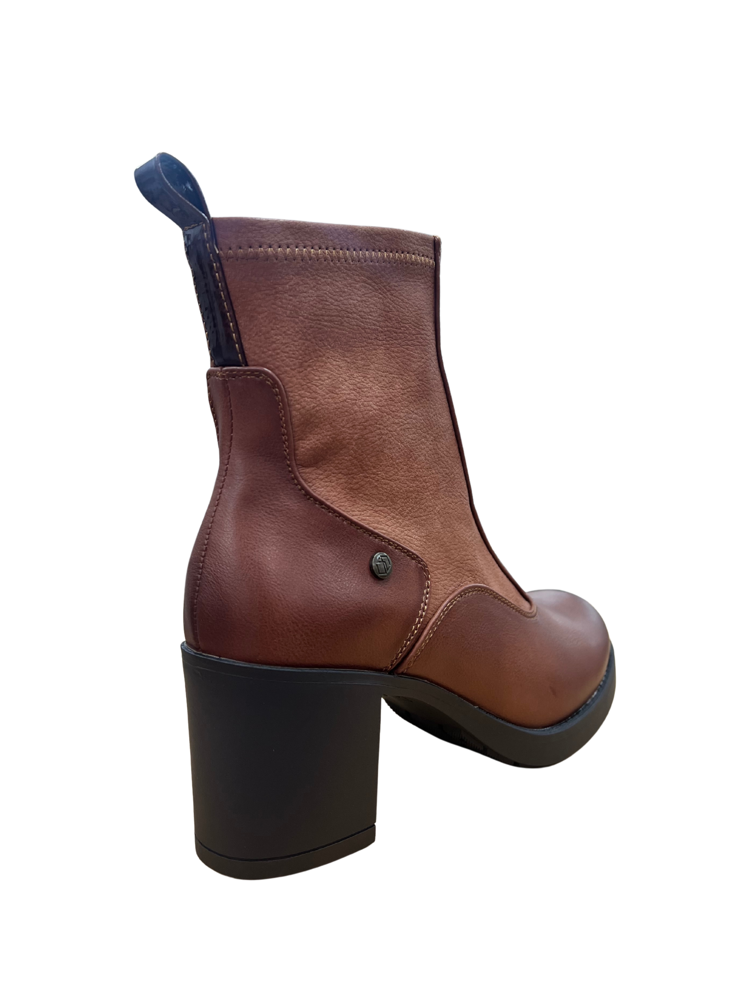 Botines de tacón marrones con cremallera frontal – elegancia y estilo urbano