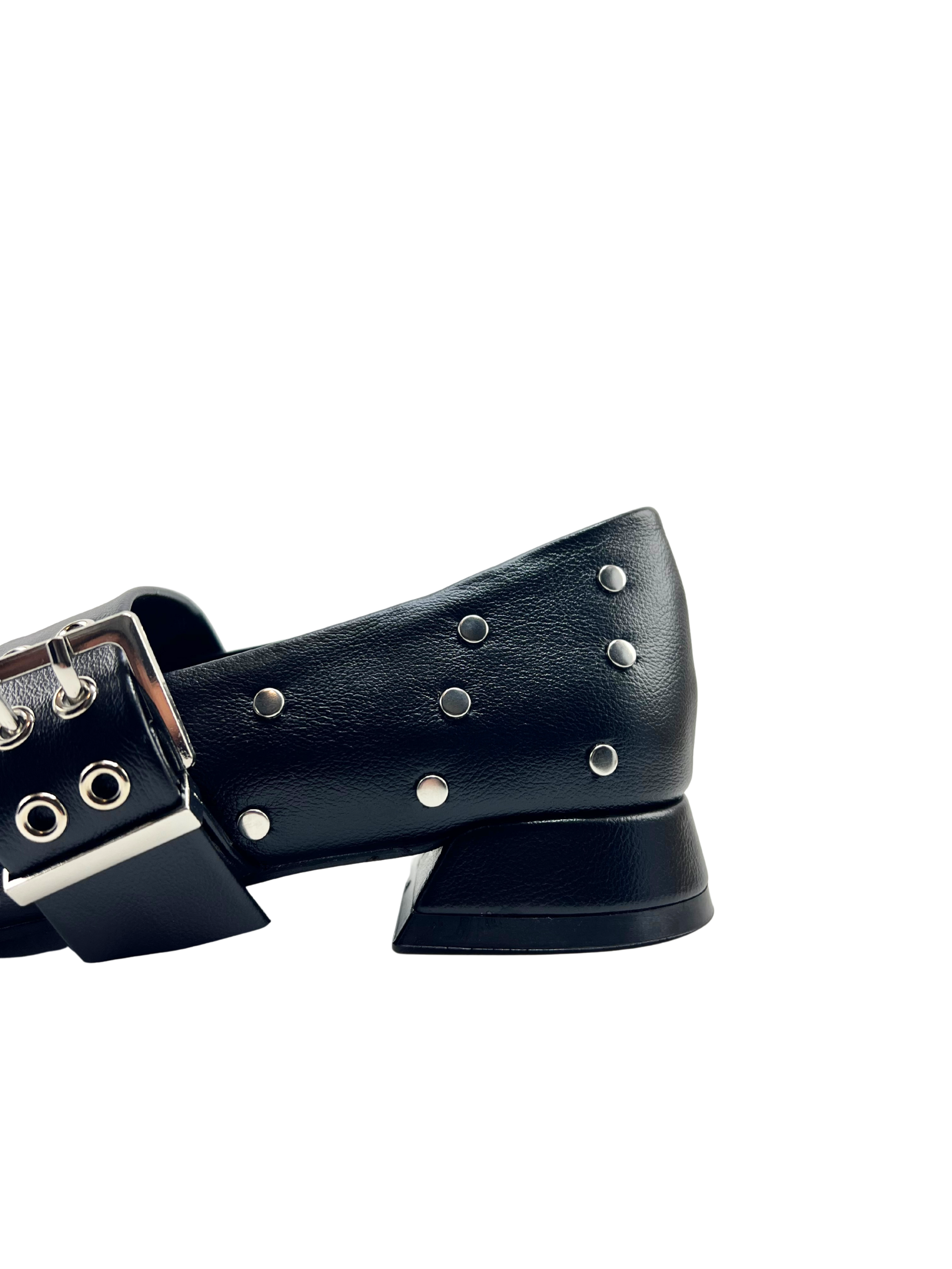 ZAPATO TACON BAJO HEBILLA