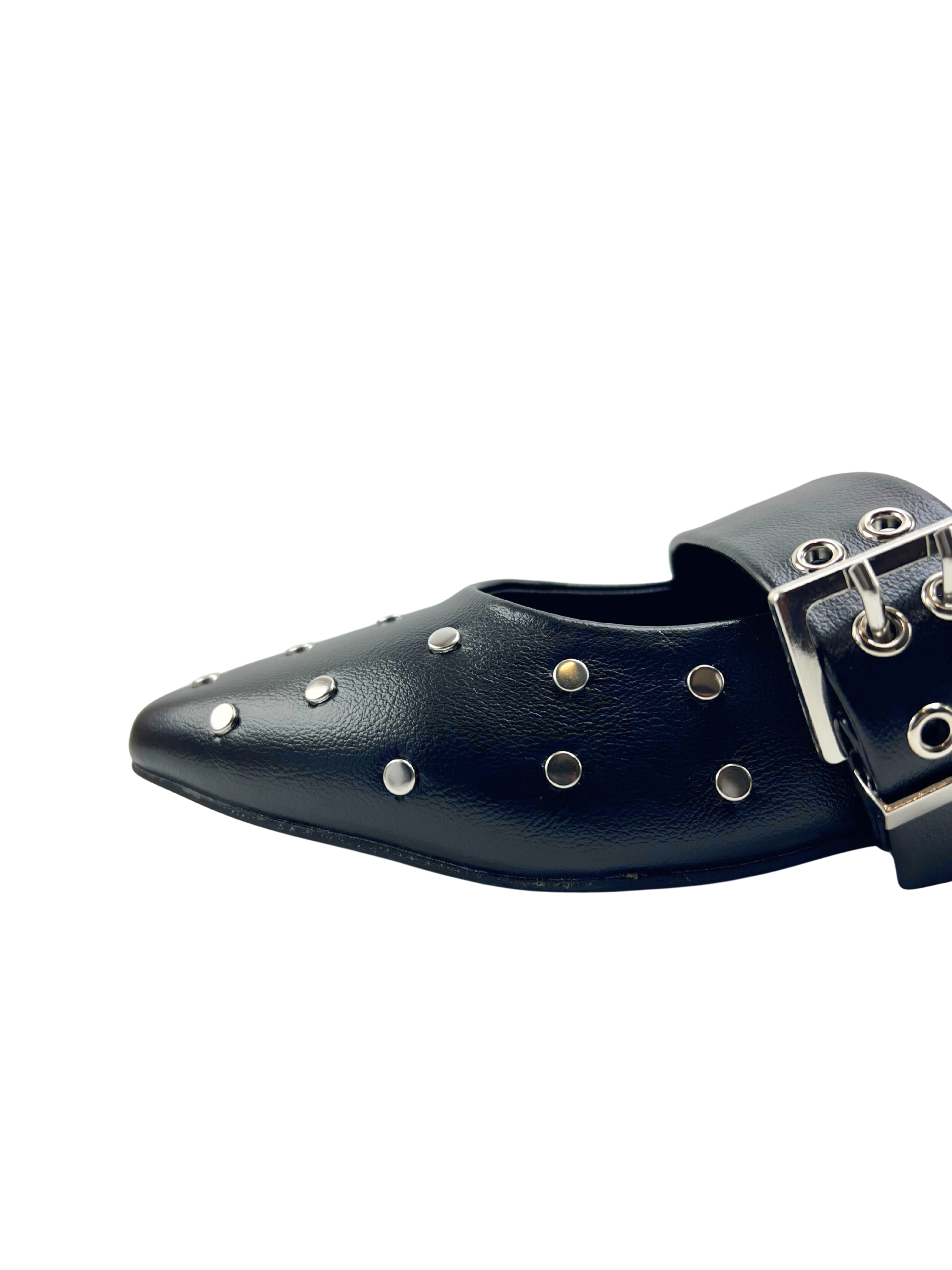 ZAPATO TACON BAJO HEBILLA