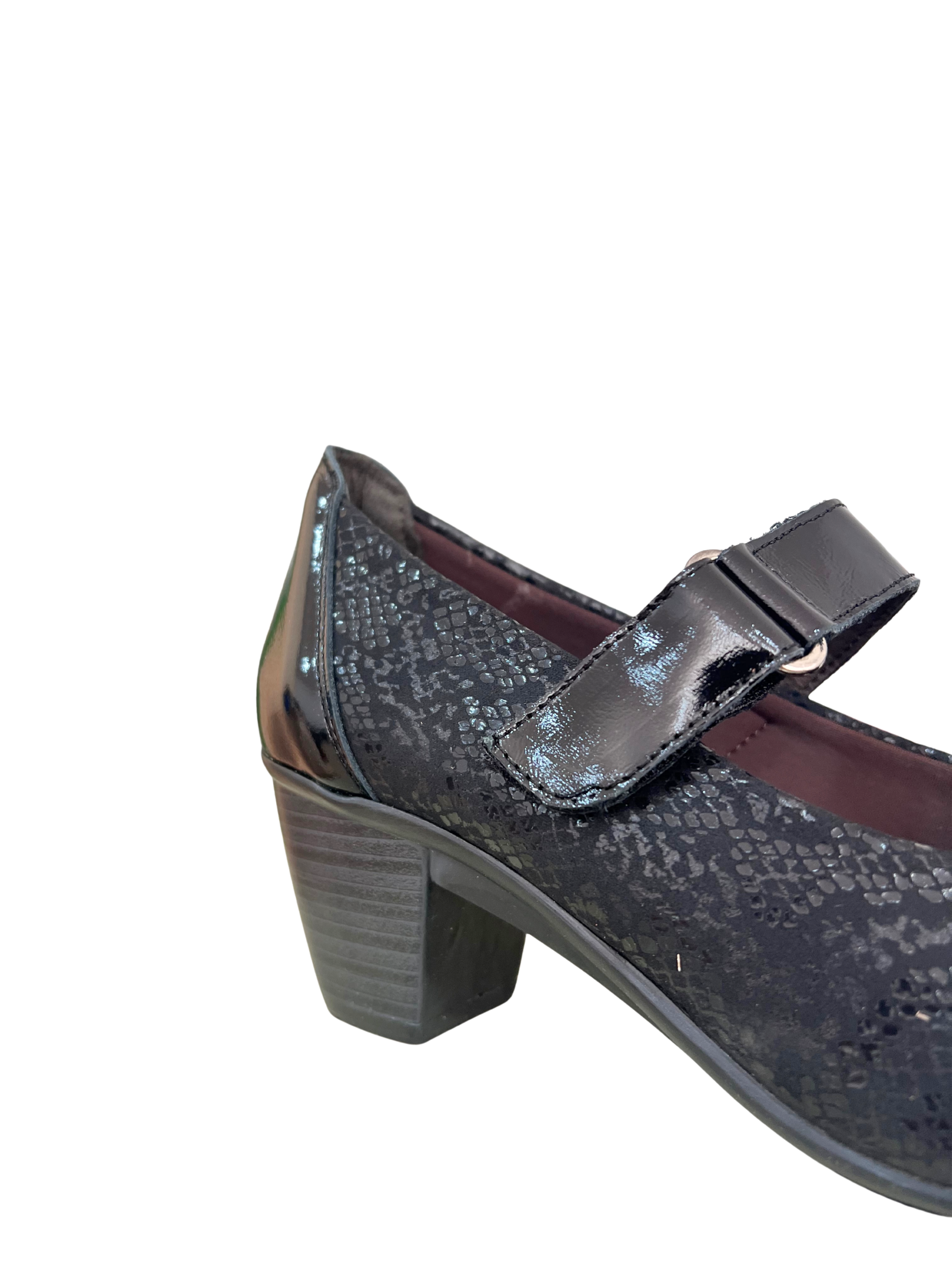 ZAPATO TACON BAJO CON VELCRO MUJER 8042