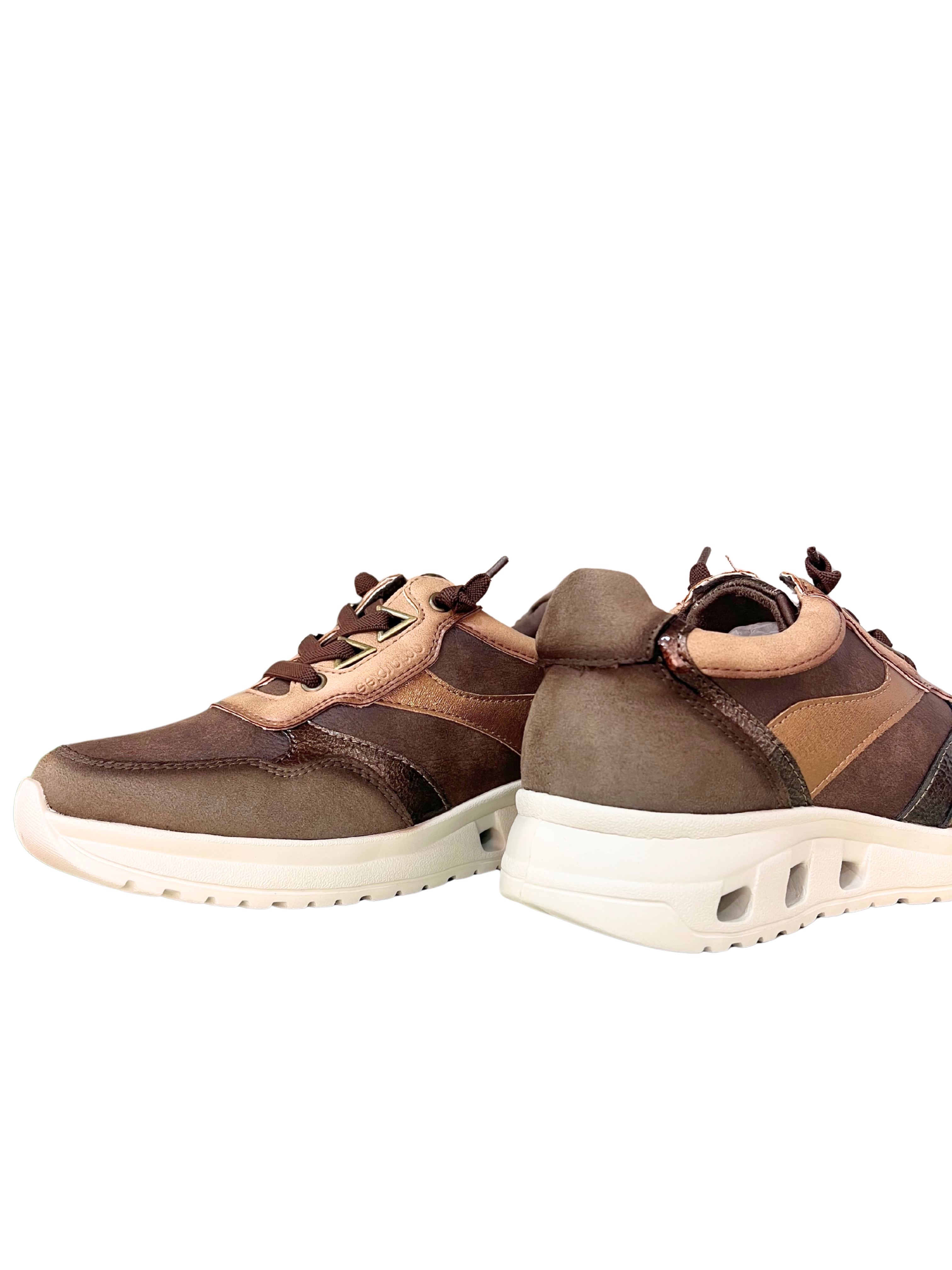 CASUAL AMARPIES CON CORDONES ELÁSTICOS AMD29409