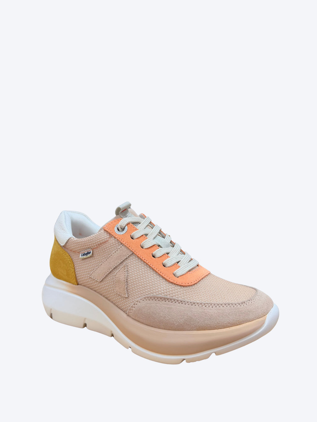 Sneakers mujer Callaghan rosa con mesh técnico, cordones y suela plataforma Algoritmo, vista en perspectiva frontal