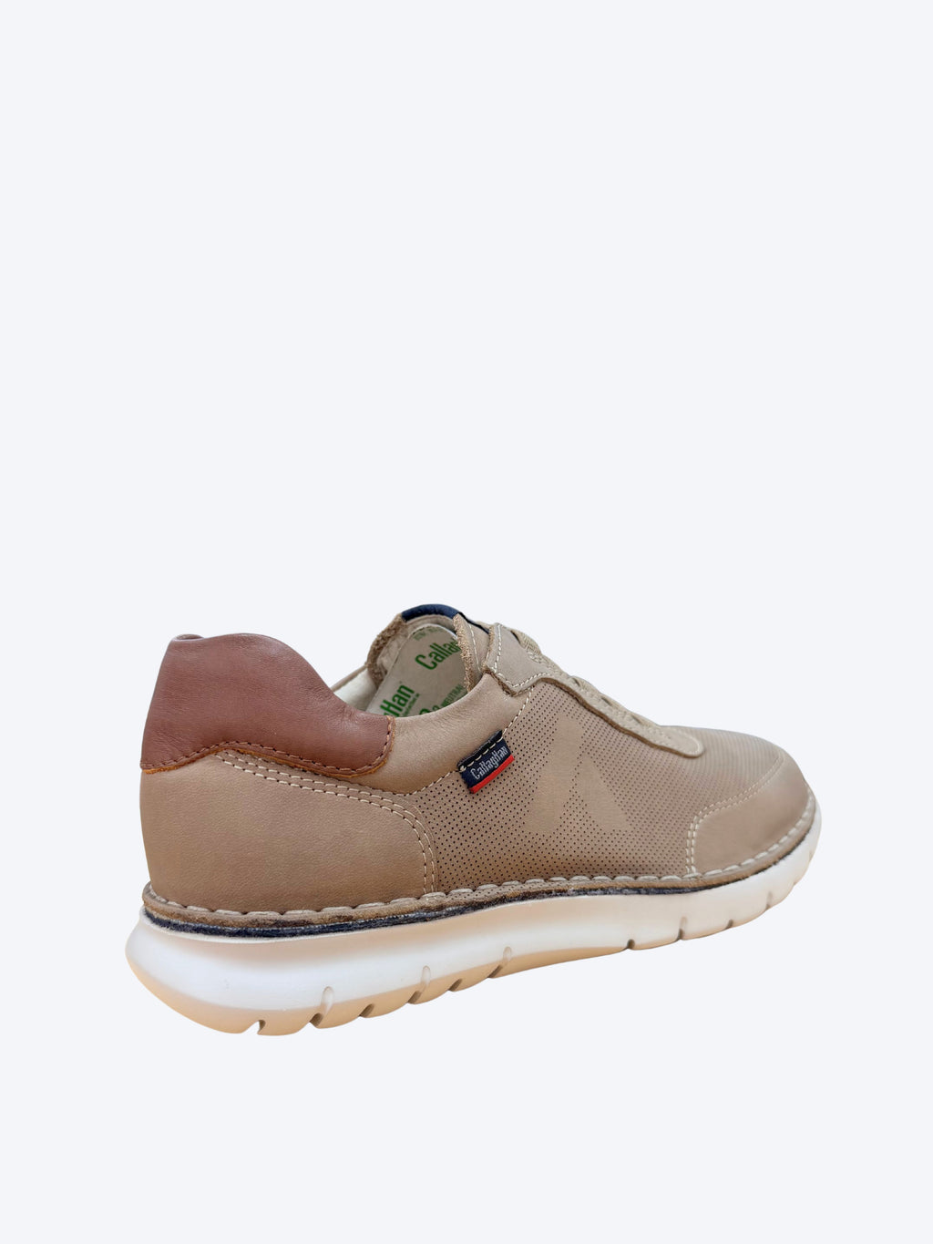 Vista trasera zapato casual hombre Callaghan piel beige con detalle talón cuero