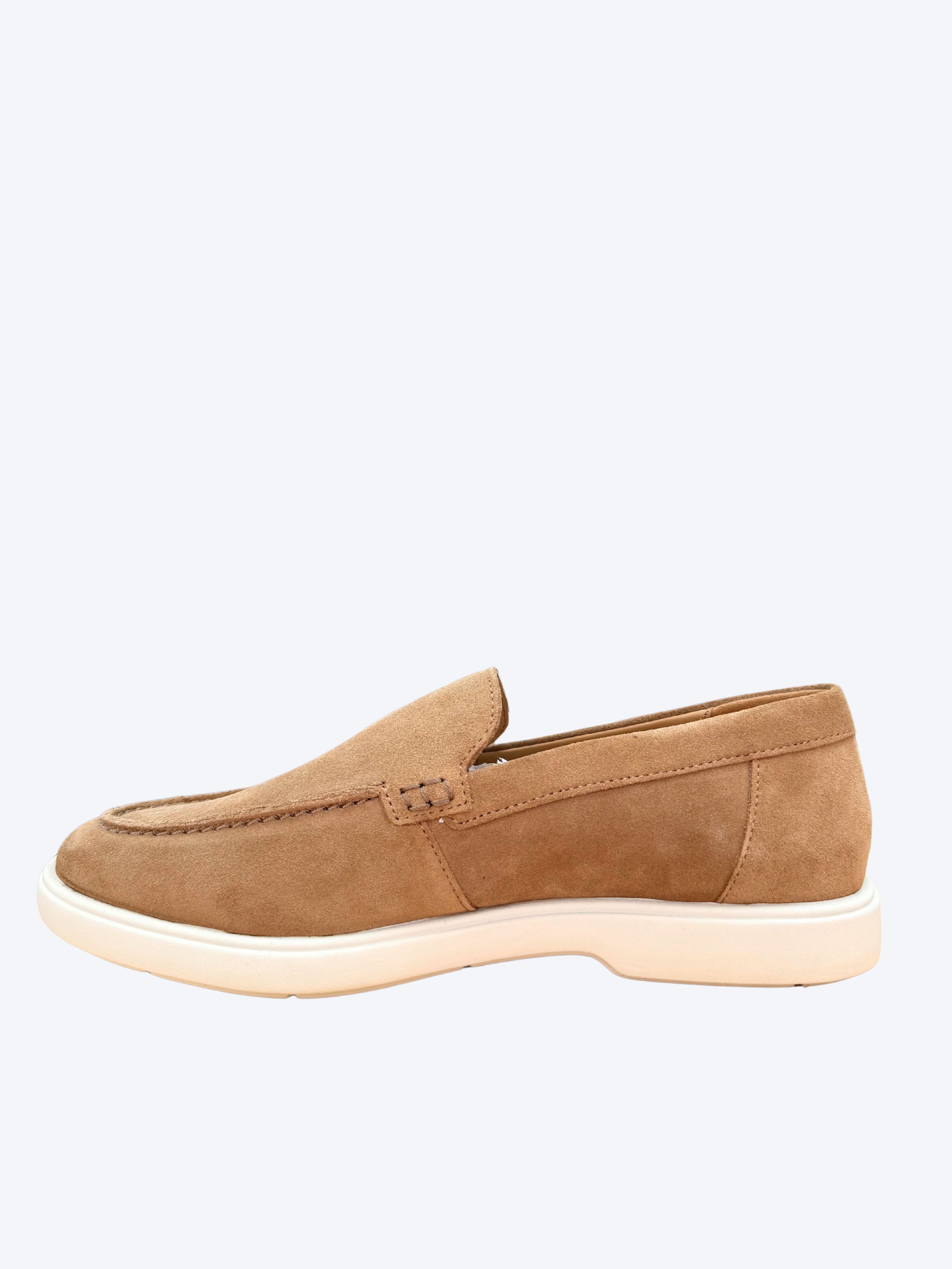 Mocasín serraje camel Geox hombre vista lateral izquierdo suela blanca
