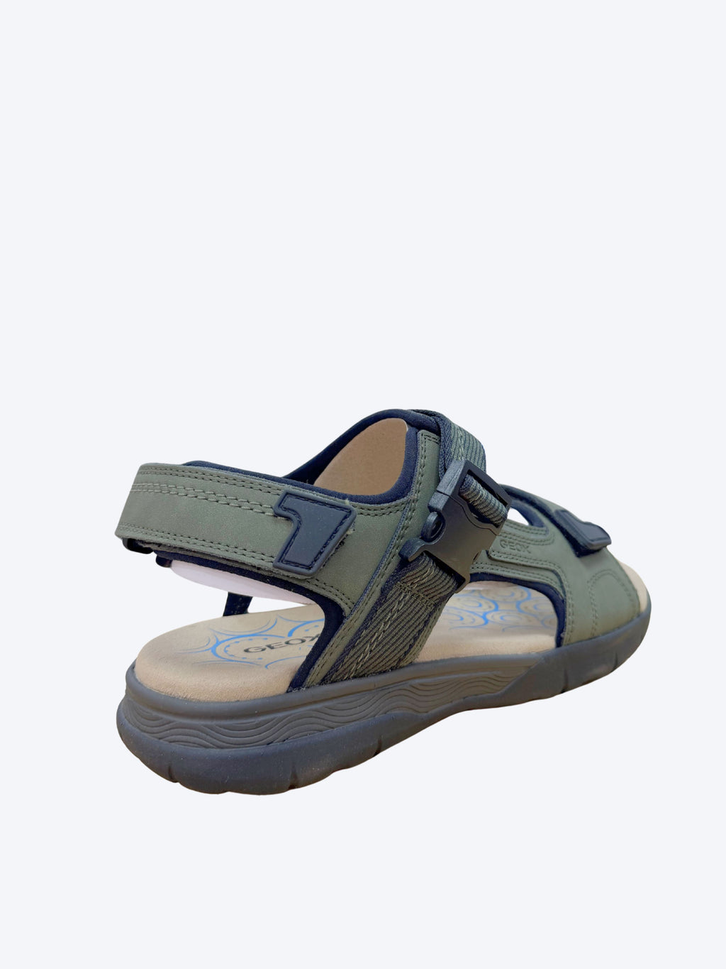 Sandalia sport hombre Geox verde kaki con correa trasera de velcro regulable y suela ergonómica, vista trasera