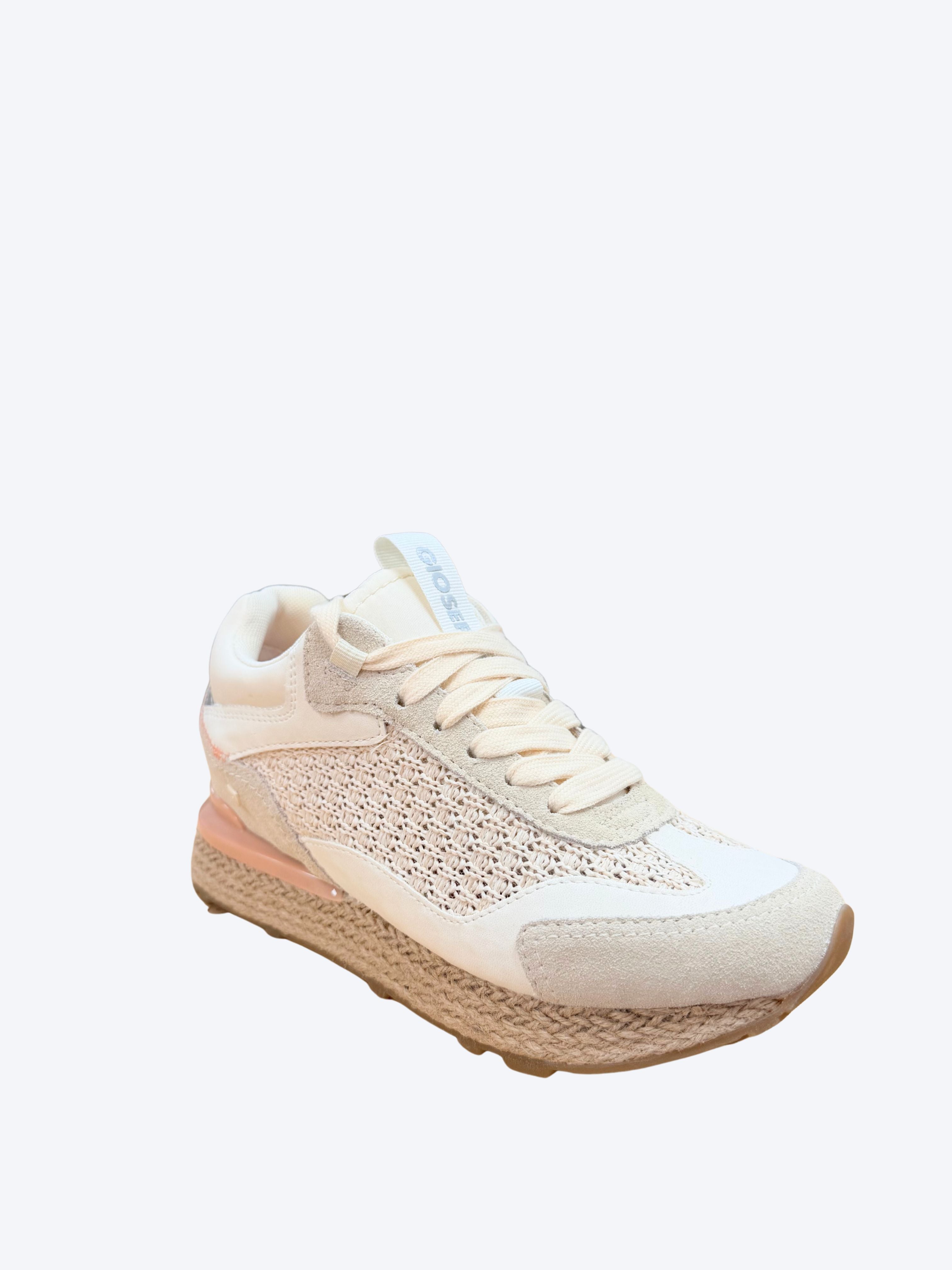 Sneakers mujer Gioseppo rosa con tejido crochet, cordones crema y suela plataforma de esparto, vista en perspectiva frontal