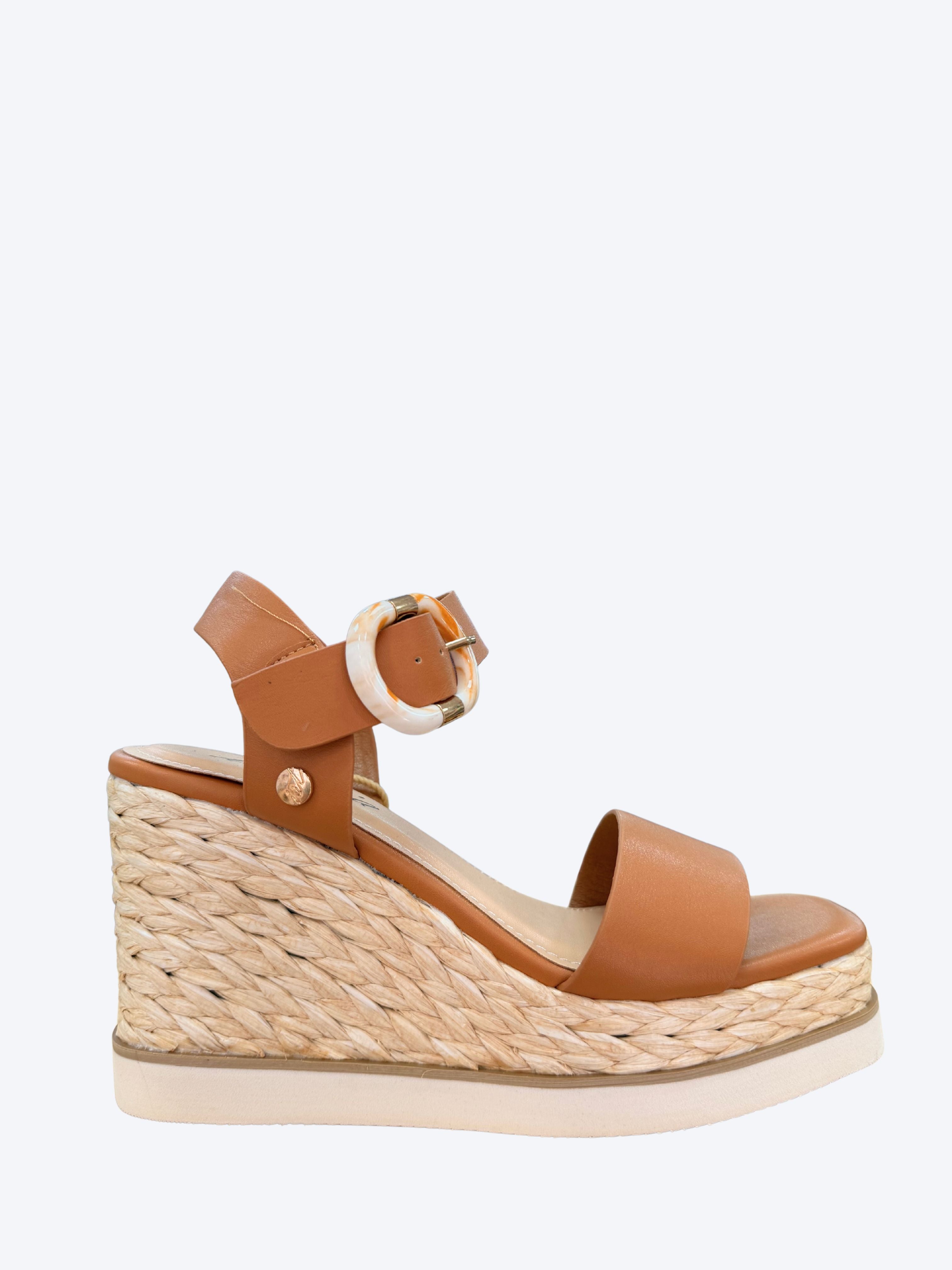 Sandalia cuña esparto camel Isteria con hebilla carey vista lateral