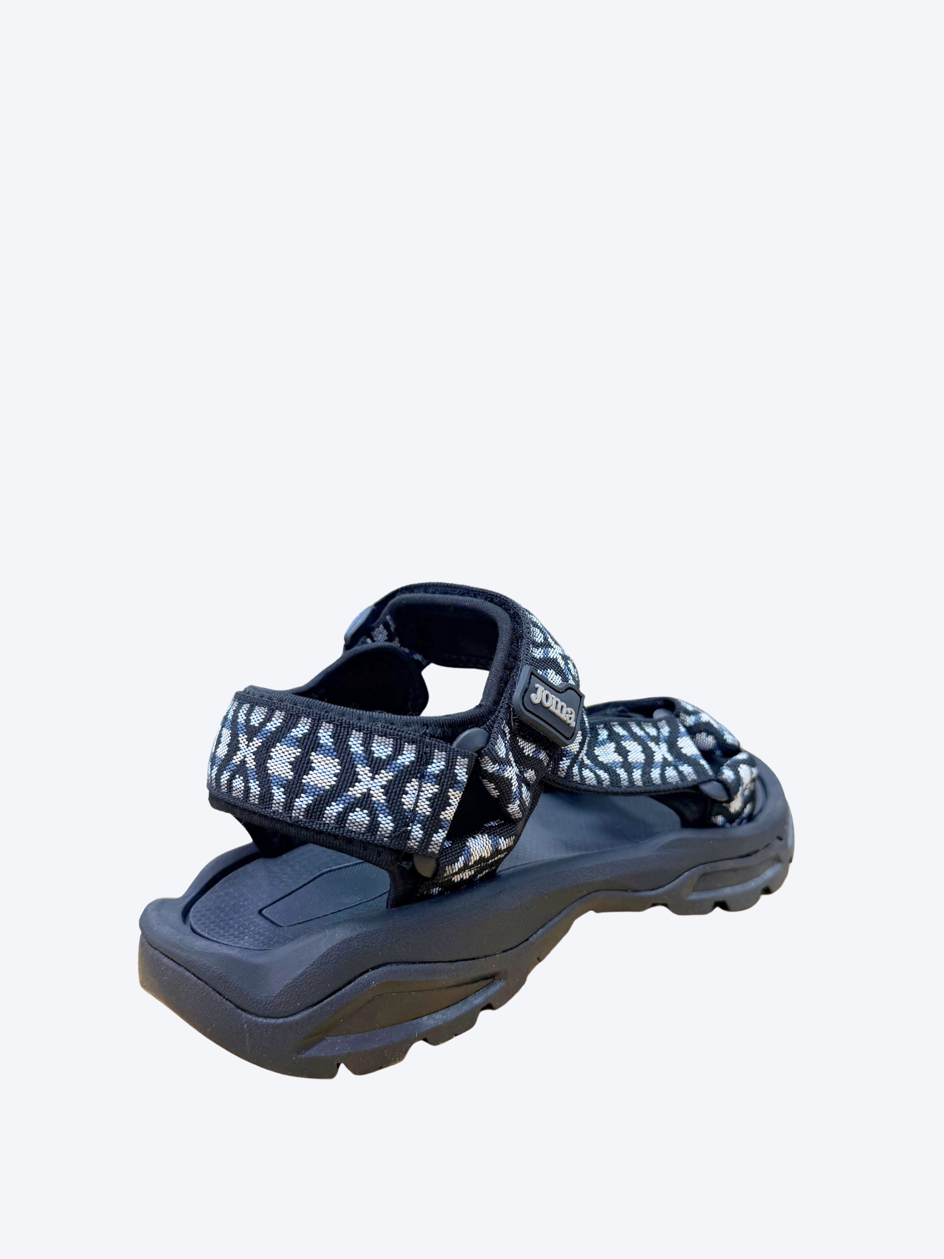 Sandalia trekking hombre Joma azul marino con correa trasera de velcro regulable y suela gruesa antideslizante, vista trasera