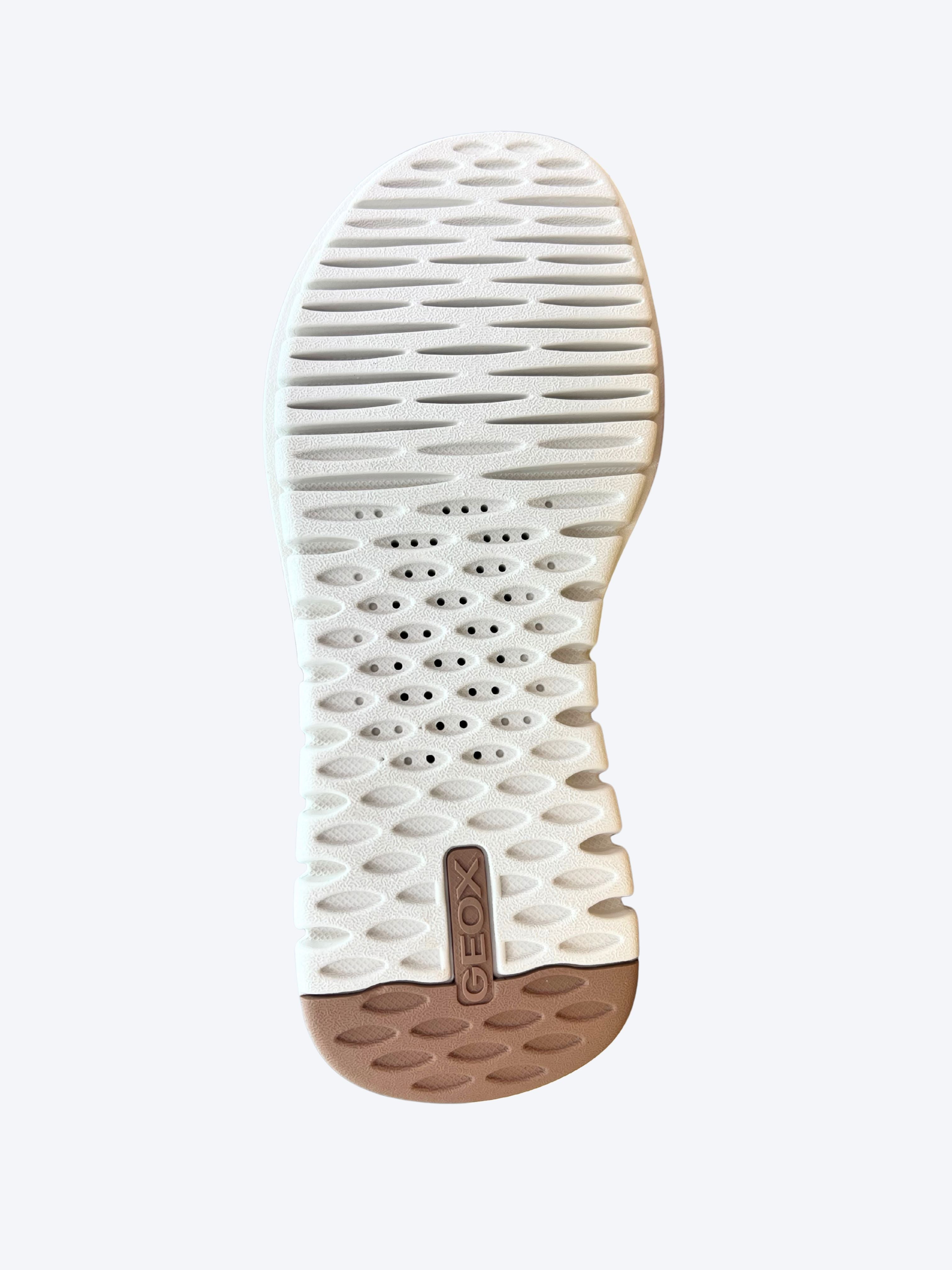 Suela transpirable antideslizante de sandalia Geox mujer con microperforaciones y diseño en blanco y beige
