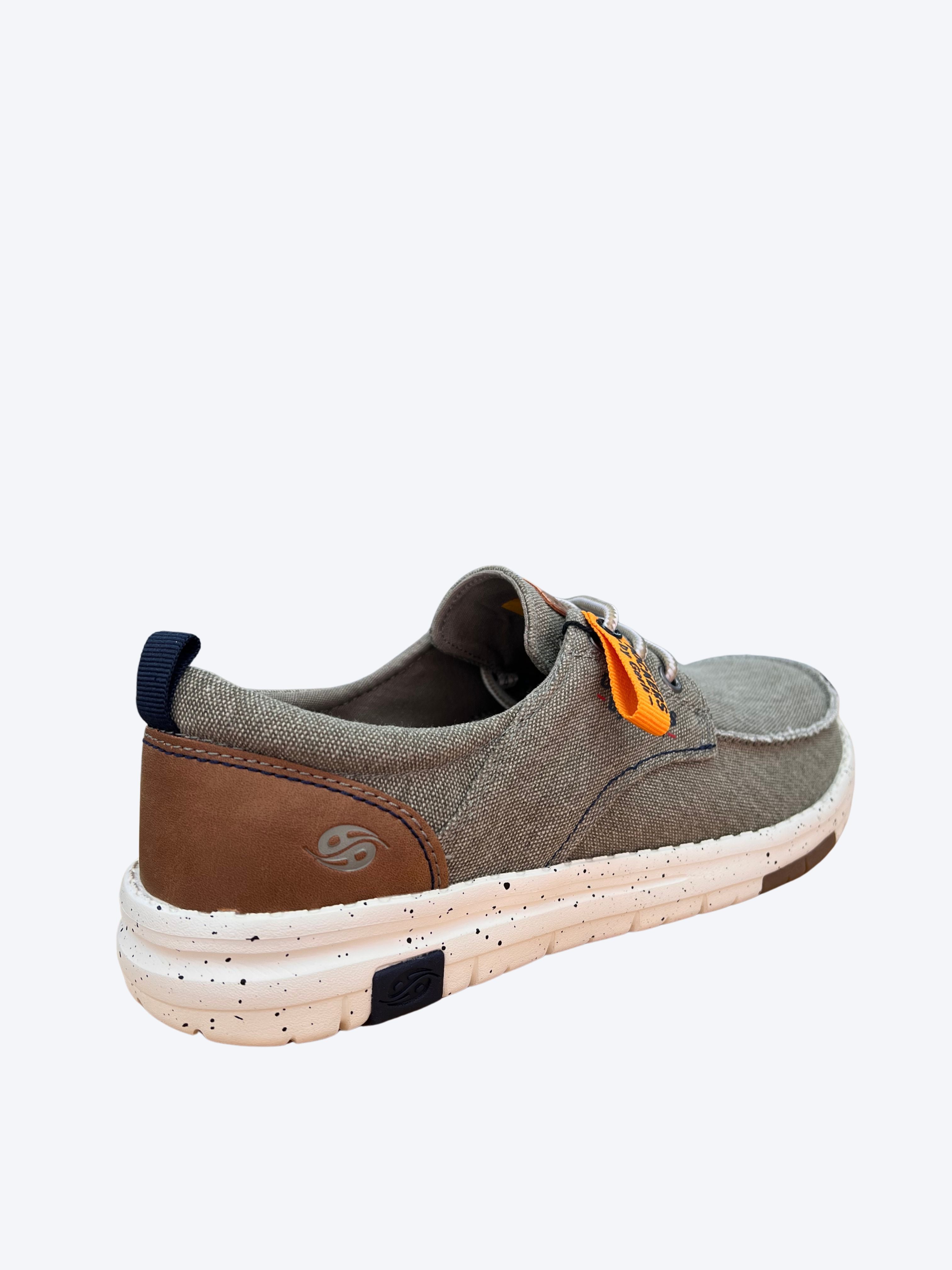 Vista trasera del zapato Dockers de hombre con talón en contraste marrón