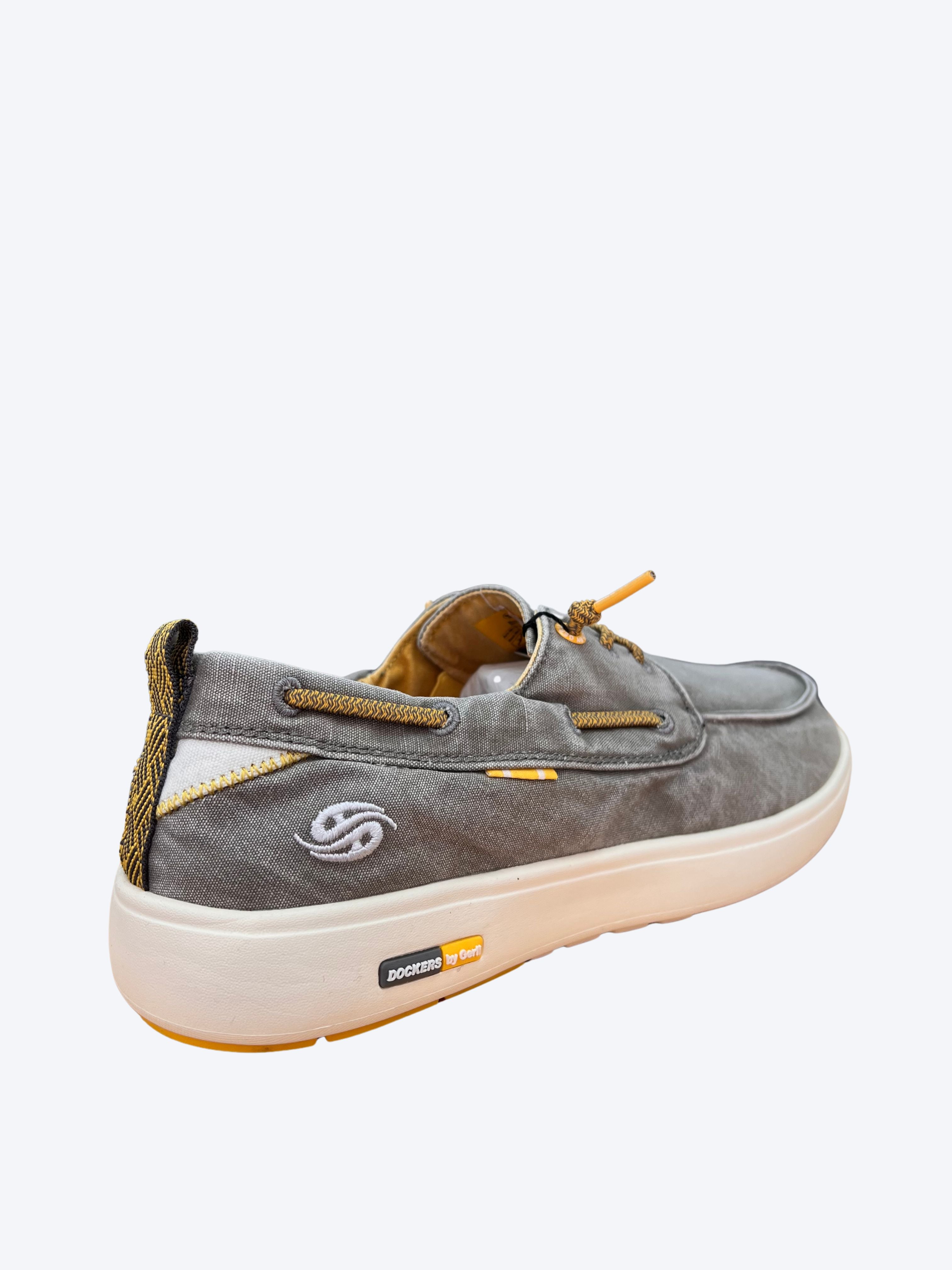 Vista trasera del zapato náutico Dockers de verano para hombre